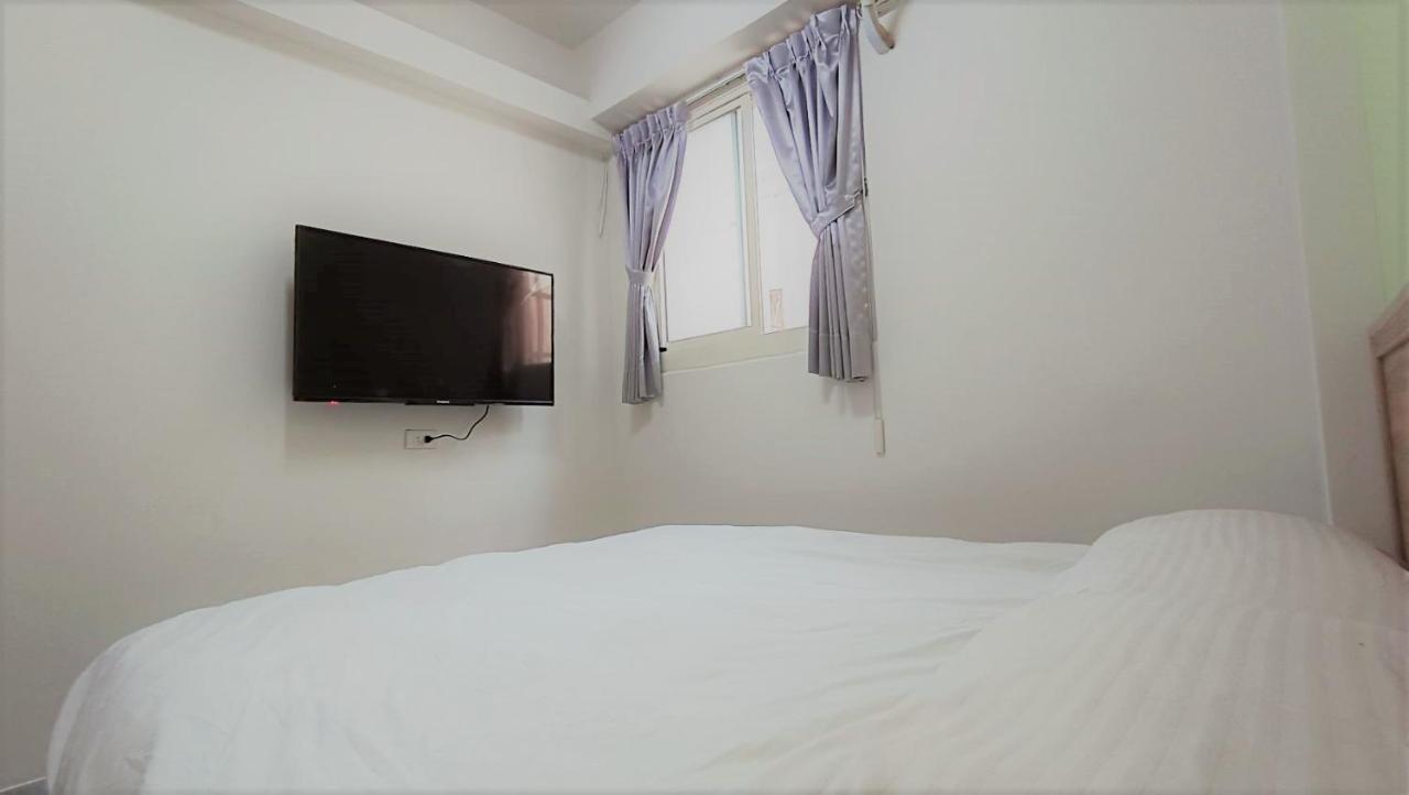 Fengchia Bichon Art Homestay Taichung Esterno foto