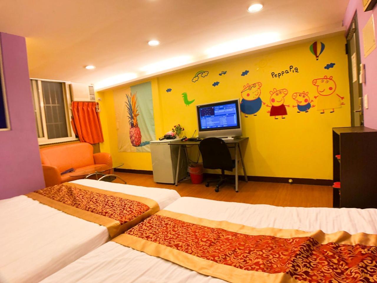 Fengchia Bichon Art Homestay Taichung Esterno foto